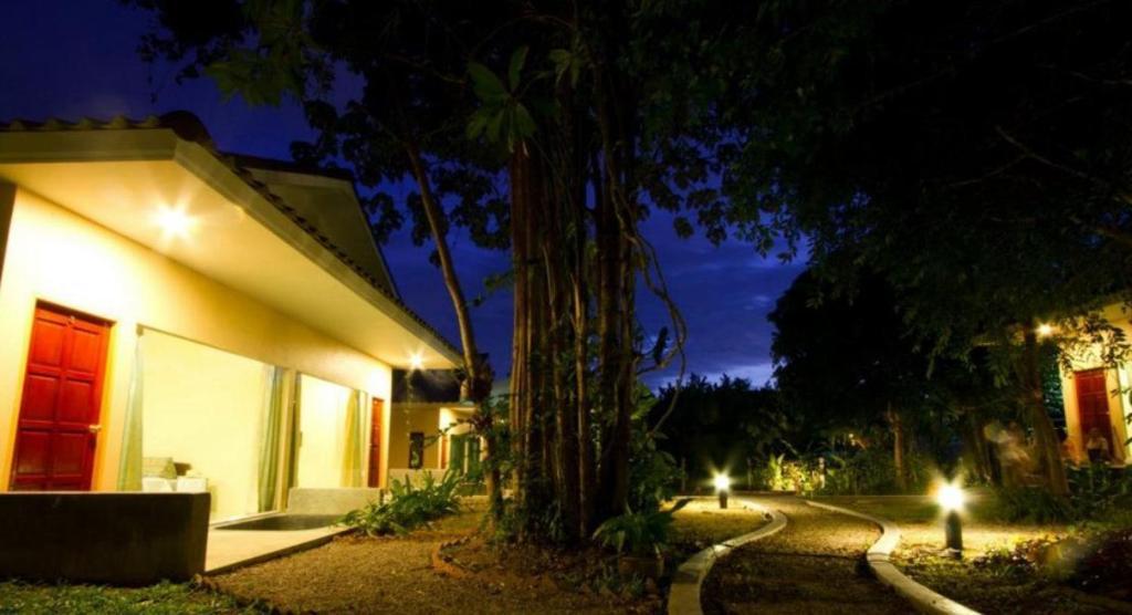 Villa De Mama Rawai Екстериор снимка